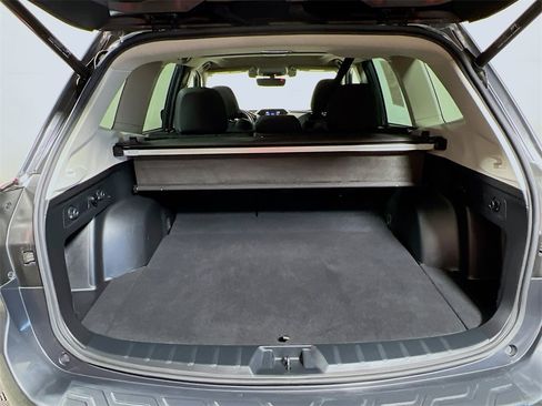 Used 2020 Subaru Forester Premium image 23