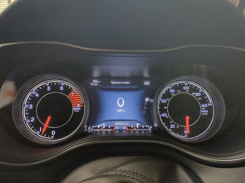 Used 2020 Jeep Cherokee Limited image 23