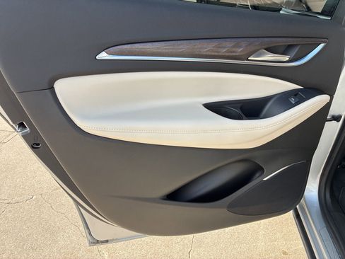 Used 2022 Buick Enclave Avenir image 24