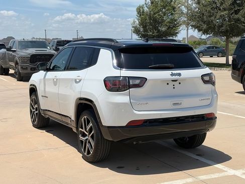 Used 2025 Jeep Compass Limited w/ Elite Group AWD/4WD image 7