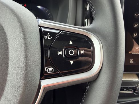 New 2026 Volvo XC60 B5 Plus w/ Climate Package image 28