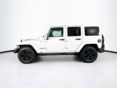 Used 2017 Jeep Wrangler Unlimited Sahara image 4