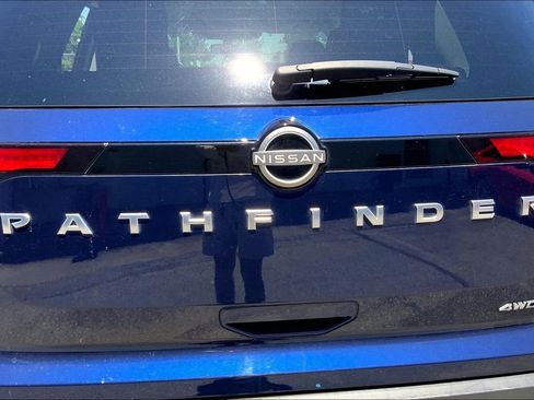 Used 2025 Nissan Pathfinder SV AWD/4WD image 23