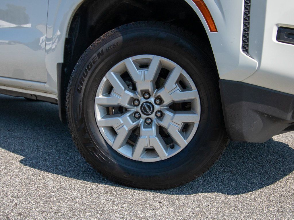 Used 2023 Nissan Frontier SV w/ Tow Package RWD image 14
