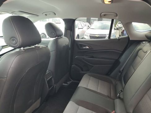 Certified 2025 Chevrolet Trax LT w/ Driver Confidence Package image 8