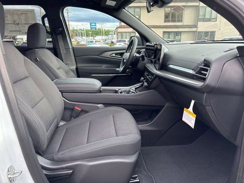 New 2026 Chevrolet Traverse LT FWD image 15