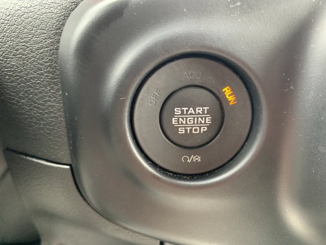 Used 2023 Jeep Wrangler Unlimited Rubicon w/ Cold Weather Group AWD/4WD image 17