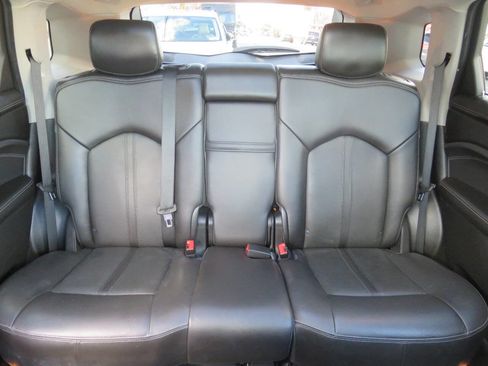 Used 2013 Cadillac SRX Luxury image 24