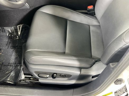 Used 2024 Lexus ES 300h image 18