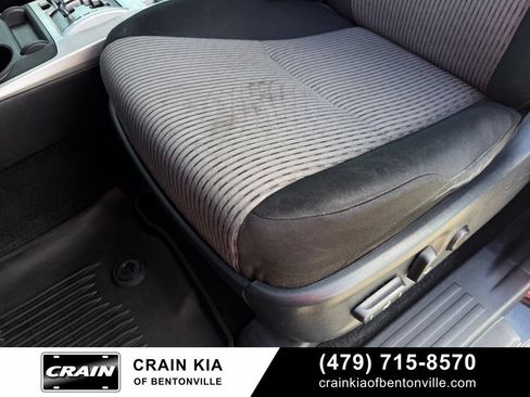 Used 2017 Toyota 4Runner SR5 AWD/4WD image 26