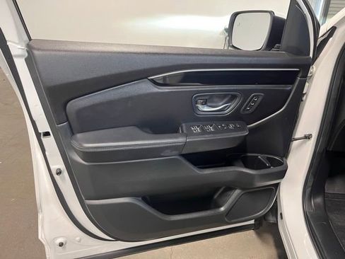 Used 2024 Honda Pilot Touring image 24