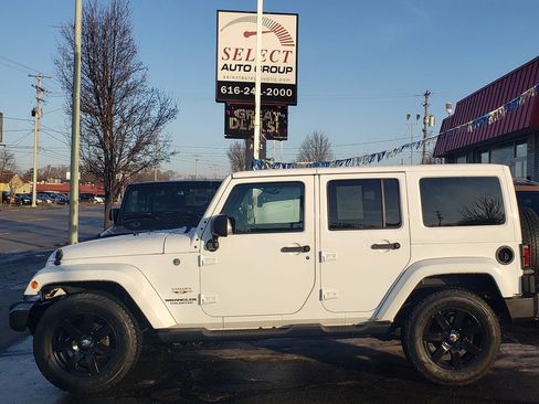 Used 2016 Jeep Wrangler Unlimited Sahara w/ Connectivity Group image 1