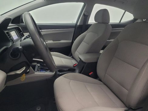 Used 2019 Hyundai Elantra SE FWD image 17