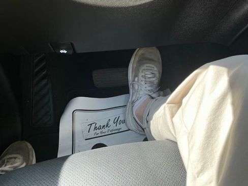 Used 2023 Chevrolet Suburban Premier image 33