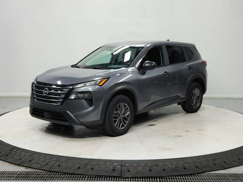 Used 2025 Nissan Rogue S AWD/4WD image 4