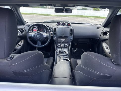 Used 2009 Nissan 370Z Coupe w/ Sport Pkg RWD image 13