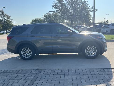 Used 2026 Ford Explorer Active RWD image 11
