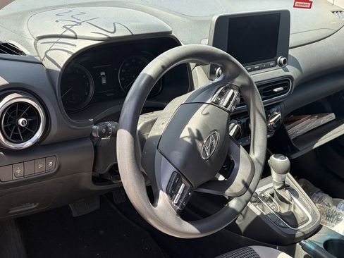 Used 2023 Hyundai Kona SE w/ Cargo Package FWD image 5