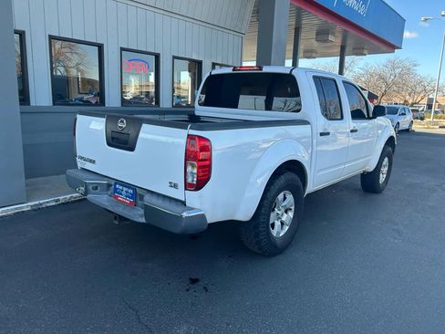 Used 2010 Nissan Frontier SE image 24
