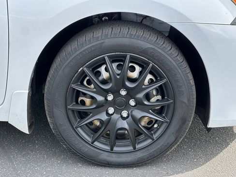 Used 2015 Nissan Sentra S image 14