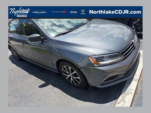 Used 2016 Volkswagen Jetta SE FWD image 1