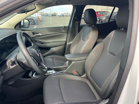 Used 2025 Buick Encore GX Preferred image 35