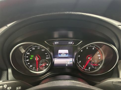 Used 2020 Mercedes-Benz GLA 250 4MATIC w/ Premium Package image 24