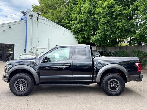 Used 2019 Ford F150 Raptor w/ Equipment Group 802A Luxury AWD/4WD image 3