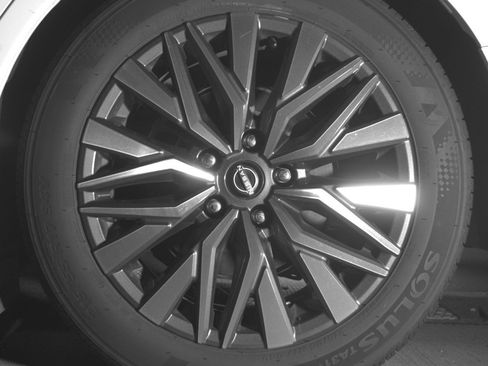 Used 2025 Nissan Altima 2.5 SV image 14