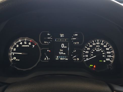 Used 2021 Toyota Tundra SR5 AWD/4WD image 17