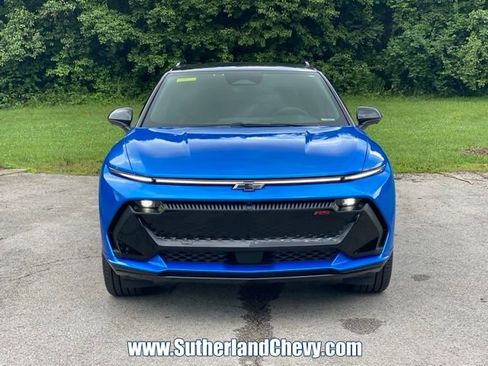Used 2026 Chevrolet Equinox EV RS w/ Convenience Package II AWD/4WD image 2