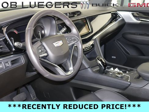 Certified 2025 Cadillac XT6 Premium Luxury FWD image 10