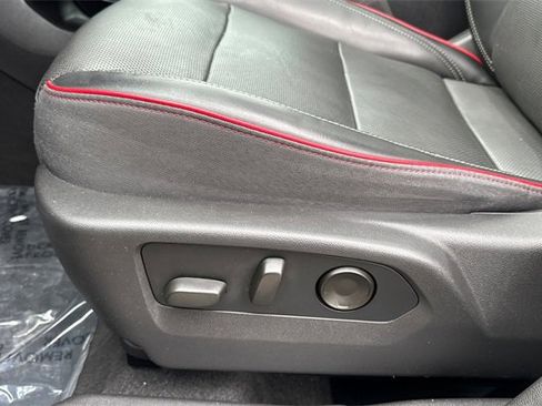 Used 2022 Buick Envision Essence w/ Sport Touring Package image 13