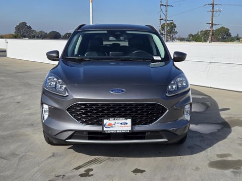 Used 2022 Ford Escape Titanium image 3