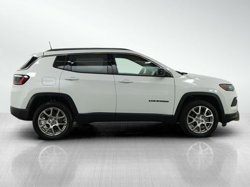 Used 2022 Jeep Compass Latitude image 6