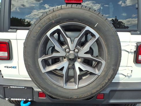 Used 2024 Jeep Wrangler Unlimited AWD/4WD image 14