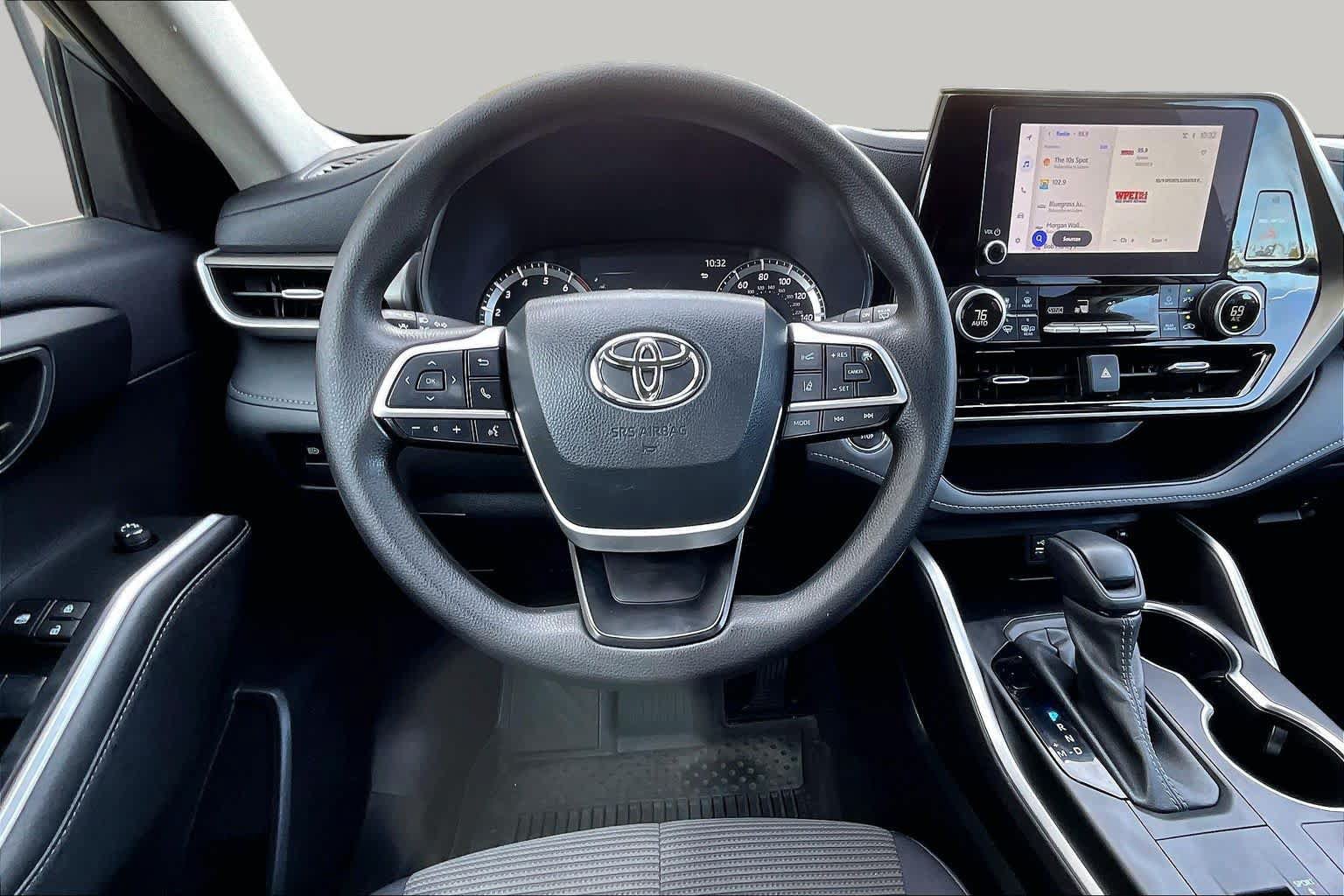 Used 2023 Toyota Highlander L FWD image 6