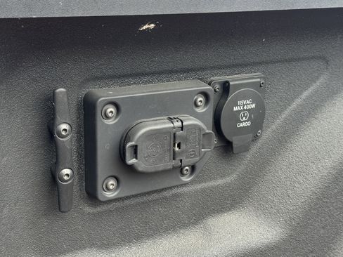 Used 2024 RAM 3500 Tradesman w/ Chrome Appearance Group image 16