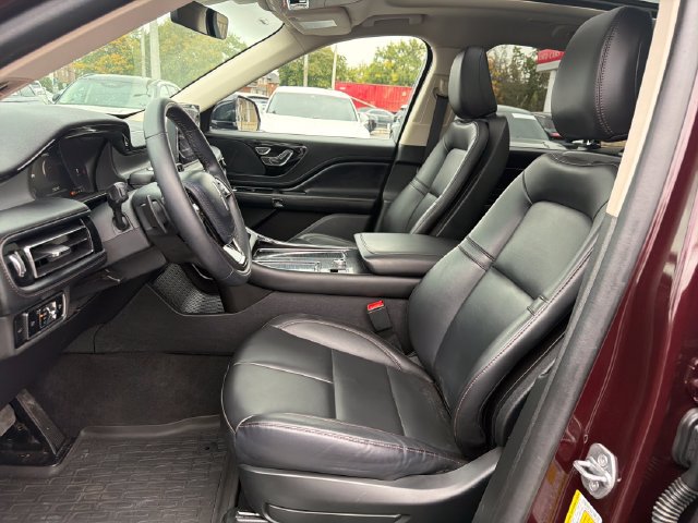 Used 2024 Lincoln Aviator AWD image 12