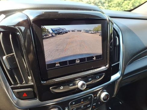 Used 2023 Chevrolet Traverse LT w/ LPO, Floor Liner Package FWD image 19