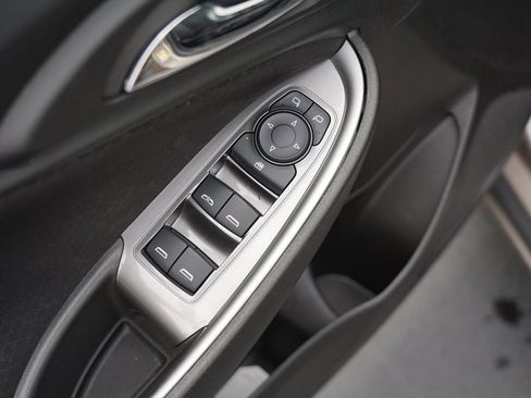 Used 2023 Chevrolet Malibu LT FWD image 16