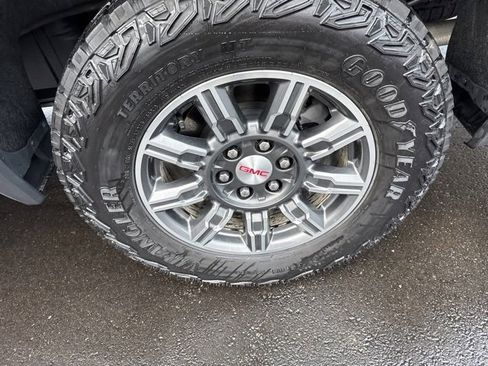 Used 2024 GMC Sierra 1500 AT4 w/ Technology Package image 35