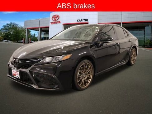 Used 2024 Toyota Camry SE image 6