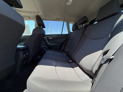Used 2019 Toyota RAV4 XLE FWD image 35