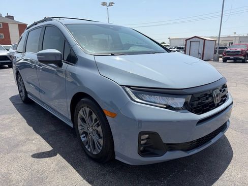 Used 2025 Honda Odyssey Touring image 8