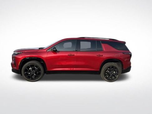 Used 2024 Chevrolet Traverse RS FWD image 2