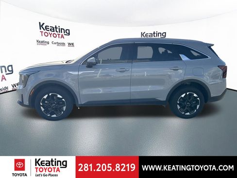 Used 2024 Kia Sorento S image 4