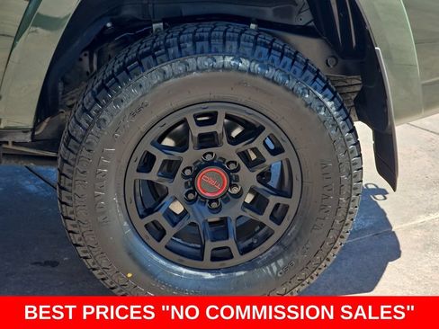 Used 2022 Toyota 4Runner TRD Off-Road Premium w/ TRD Black Wheel Package (TMS) AWD/4WD image 36