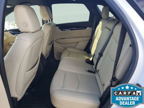 Used 2019 Cadillac XT5 FWD image 16