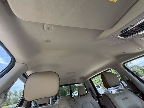 Used 2022 RAM 1500 Laramie AWD/4WD image 22